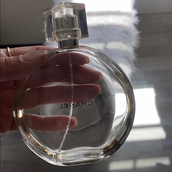 Empty bottle of Chanel perfume - Picture 2 of 4
